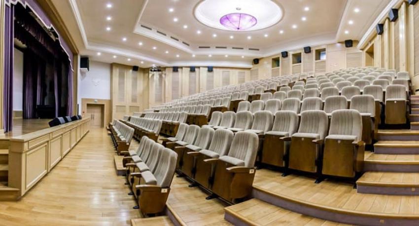 Dolby-Surround кинозал в санатории Заря. Кисловодск